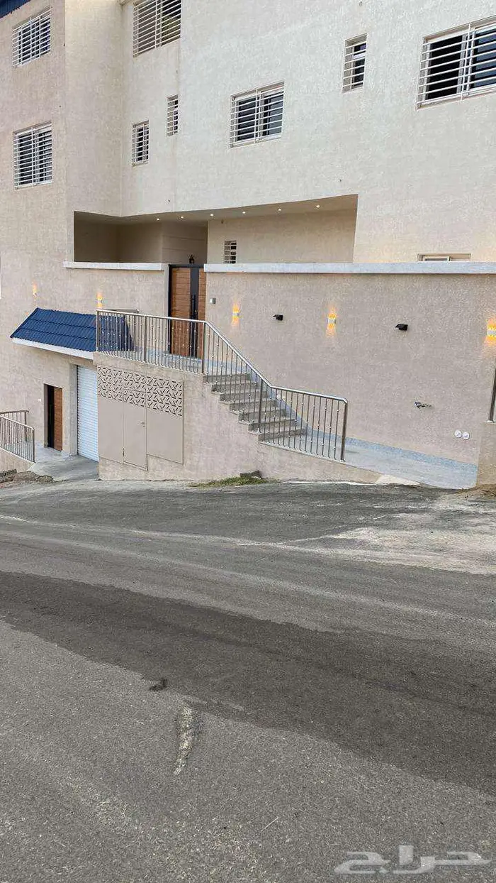 للإيجار شقة مفروشة مكونة من غرفة نوم رئيسية وصالة 1