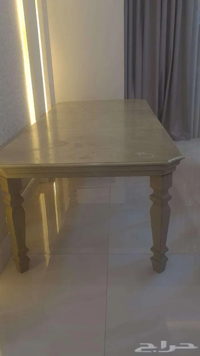 طاولة طعام مع 8 كراسي 0