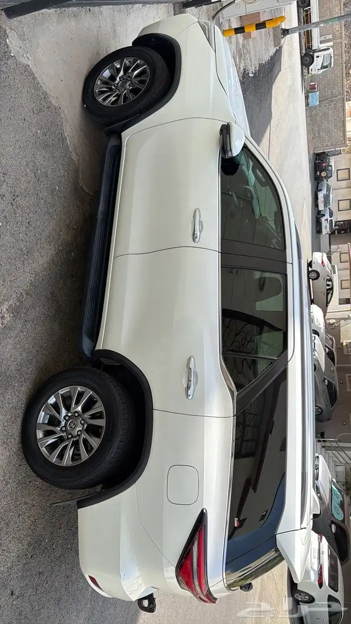 فورتشنر ديزل فل كامل بحالة الوكالة موديل 2021 2