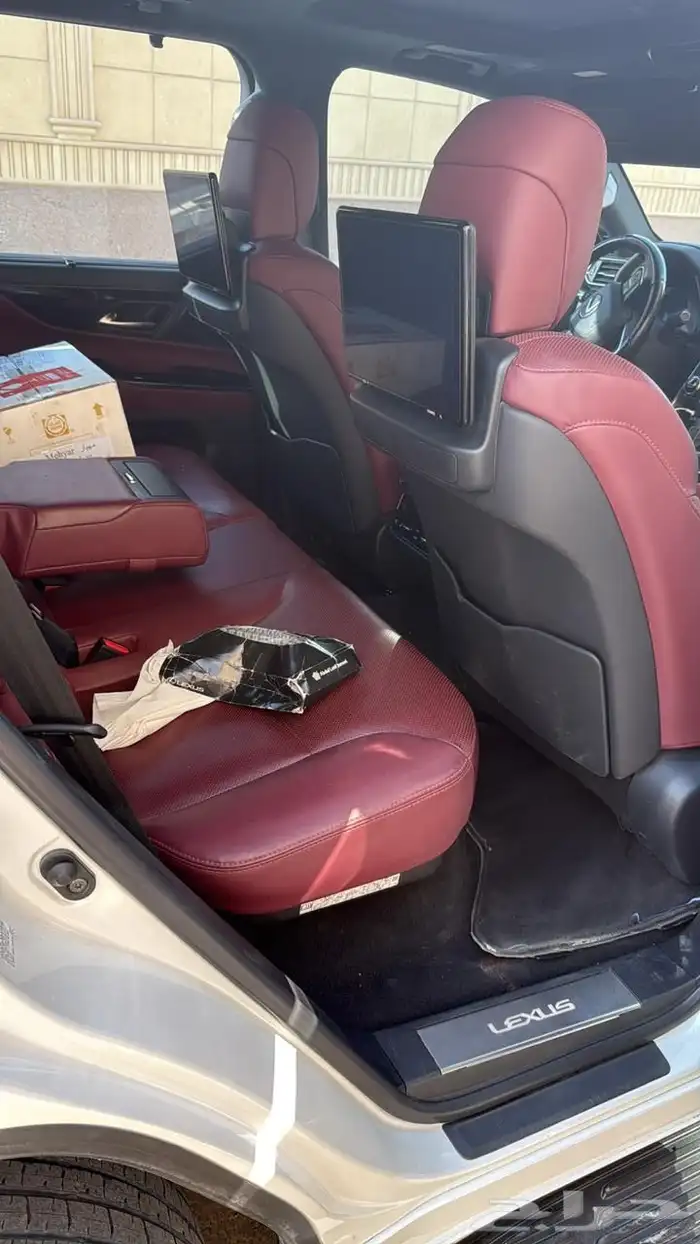 لكزس 2023 LX600 BB 4