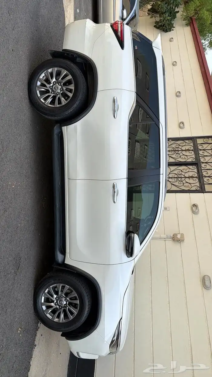 فورتشنر ديزل فل كامل بحالة الوكالة موديل 2021 0