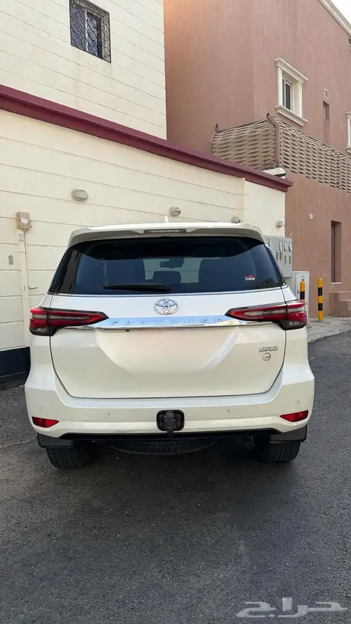 فورتشنر ديزل فل كامل بحالة الوكالة موديل 2021 1