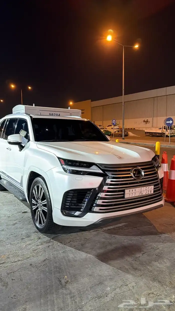 لكزس 2023 LX600 BB 1