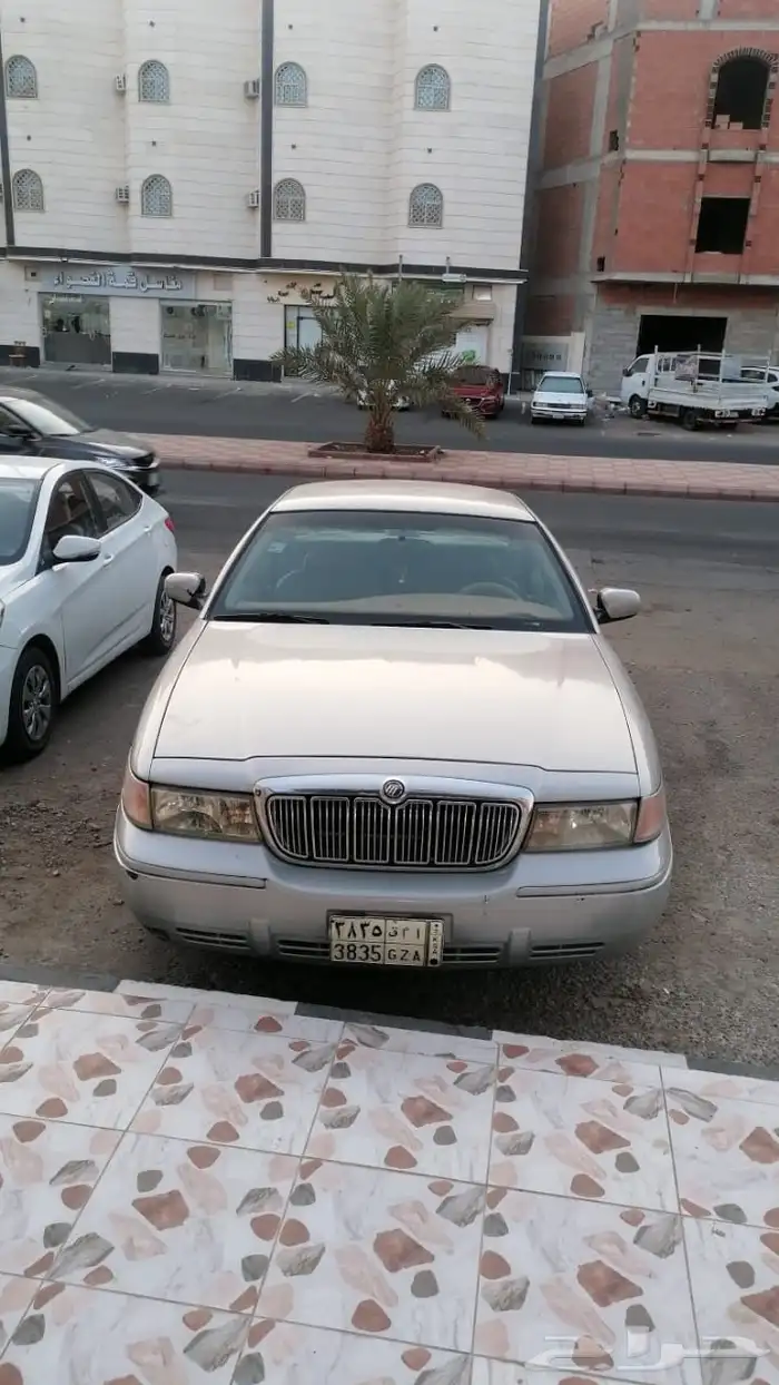 سيارة فورد 2000 1
