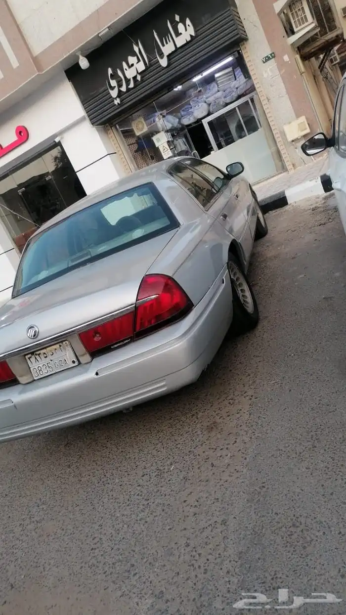 سيارة فورد 2000 2