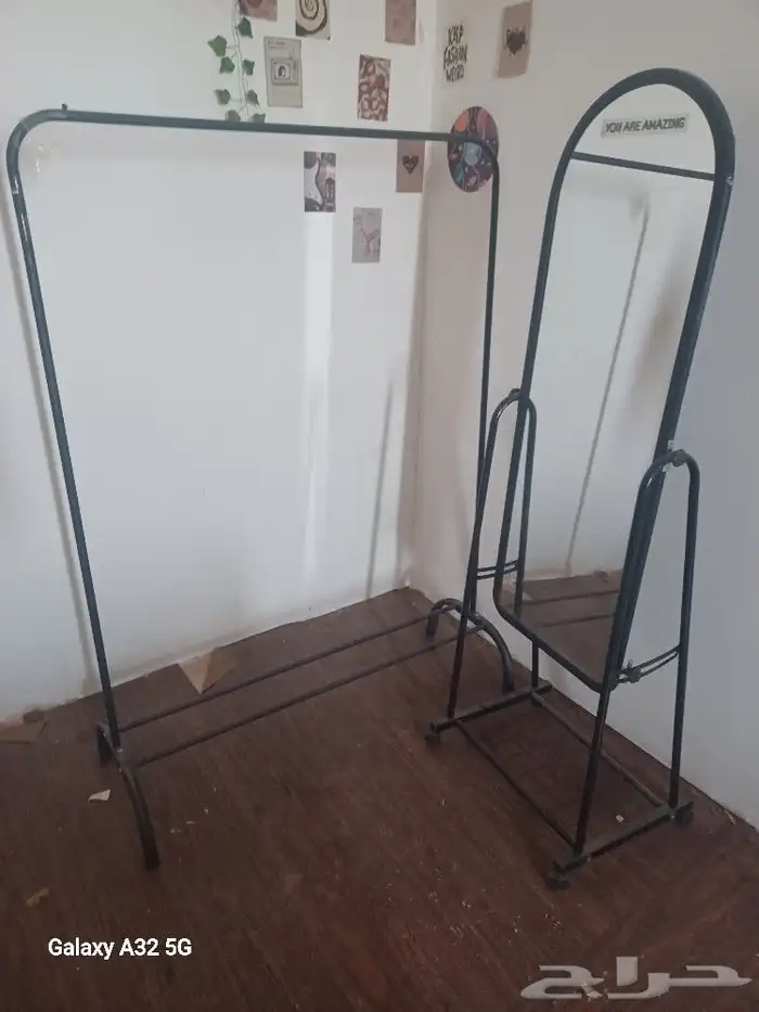 علاقة ملابس مع المرايا للبيع 0