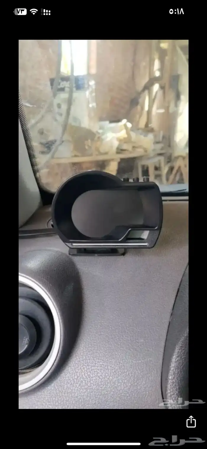 شاشه عرض رقميه للسياراه ويوجد ديفوم بيكسو بيكسل 4
