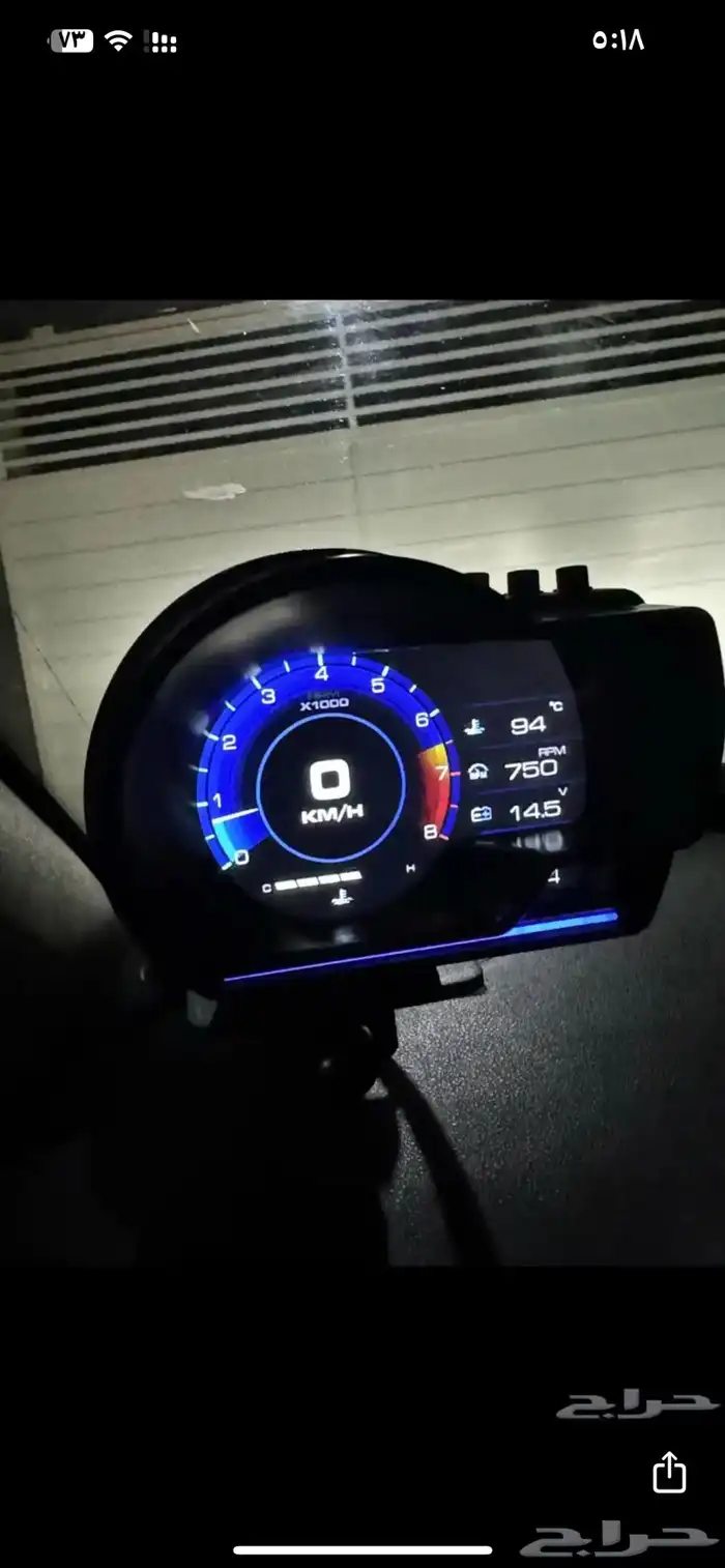 شاشه عرض رقميه للسياراه ويوجد ديفوم بيكسو بيكسل 1