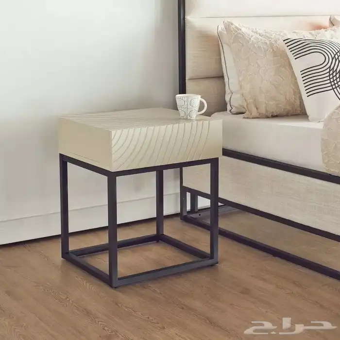 طقم غرفة نوم مع الدولاب جديد هوم سنتر 13