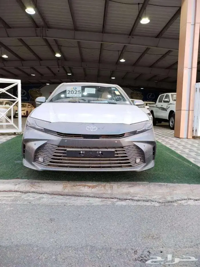 كامري LE بنزين نص فل فتحة 2025 0