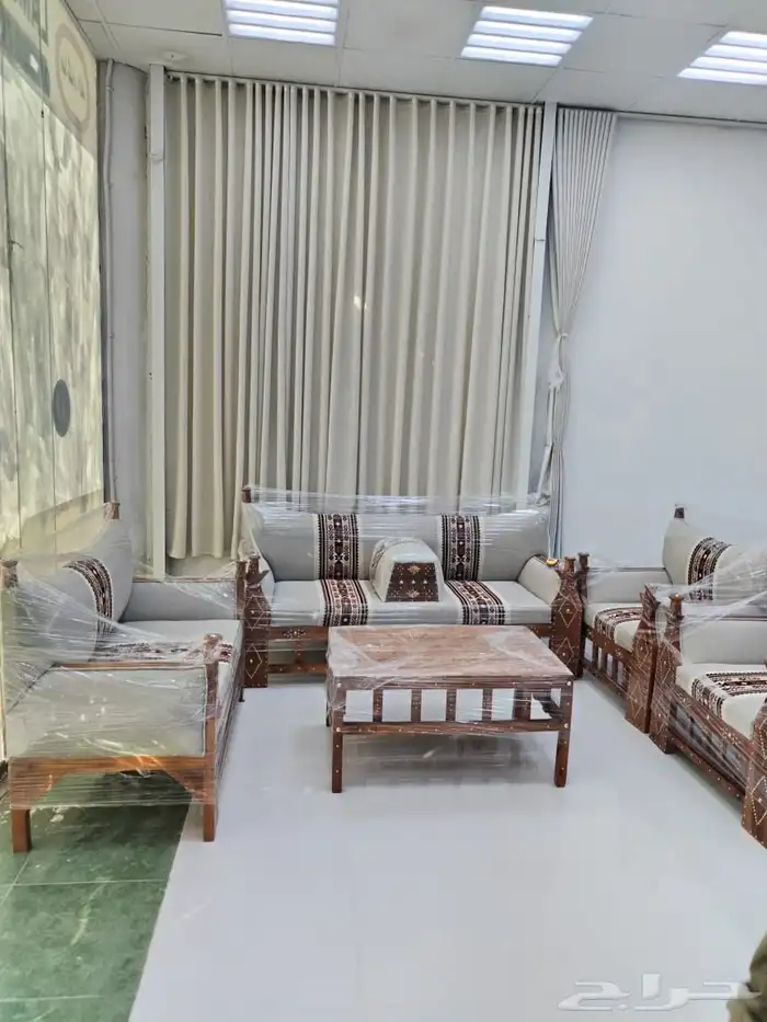 جلسات تراثيه خشبيه وحديد وأطقم الشتاء 1