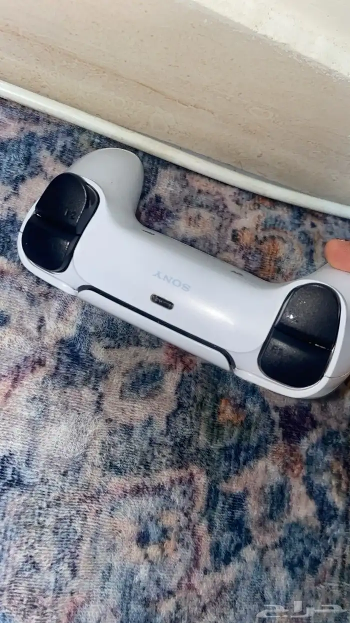 يدة بلاستيشن فايف 2