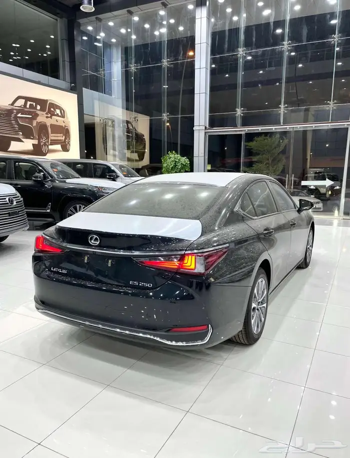 لكزس ES 250 AA بنزين ستاندر سعودي 2025 ابيض - ايود - رمادي 8