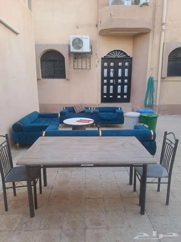 اثاث وطاوله وكراسي مستعمل للبيع بالرياض 0