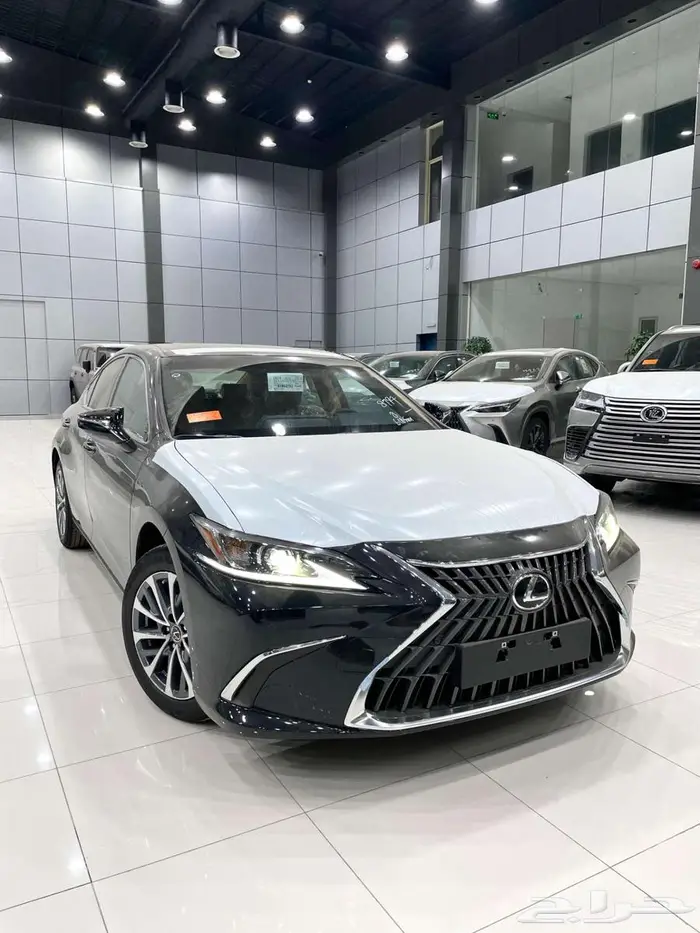 لكزس ES 250 AA بنزين ستاندر سعودي 2025 ابيض - ايود - رمادي 3