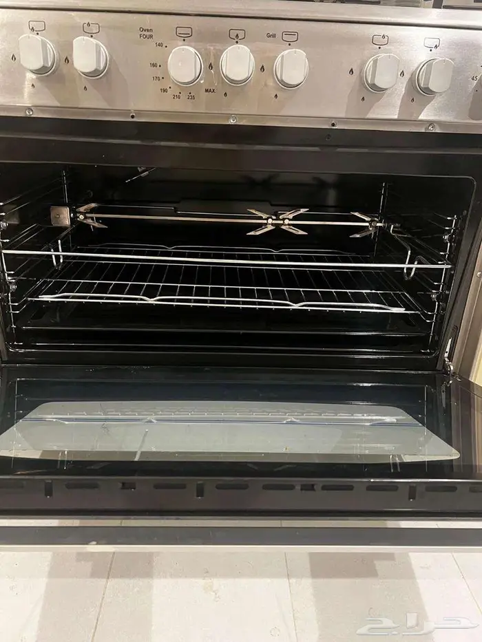 كنب وطاولة طعام للبيع 7