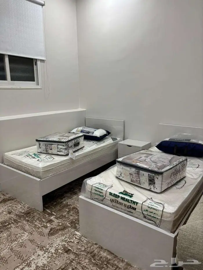 للإيجار شقة مفروشة مكونة من غرفة نوم رئيسية وصالة 8