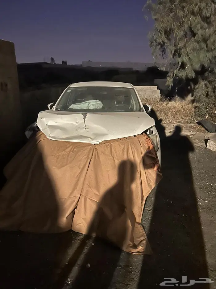 نيسان 5