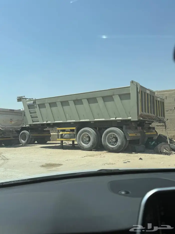 للبيع خمس صناديق قلاب قلابات استعمال خفيف 0