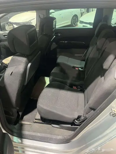 بيجو 5008 موديل 2013 عائليه index