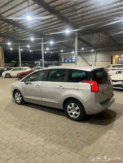 بيجو 5008 موديل 2013 عائليه index