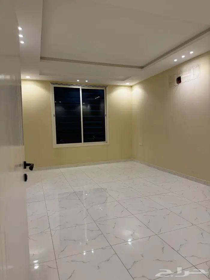 فيلا للايجار بحي الحزم 3