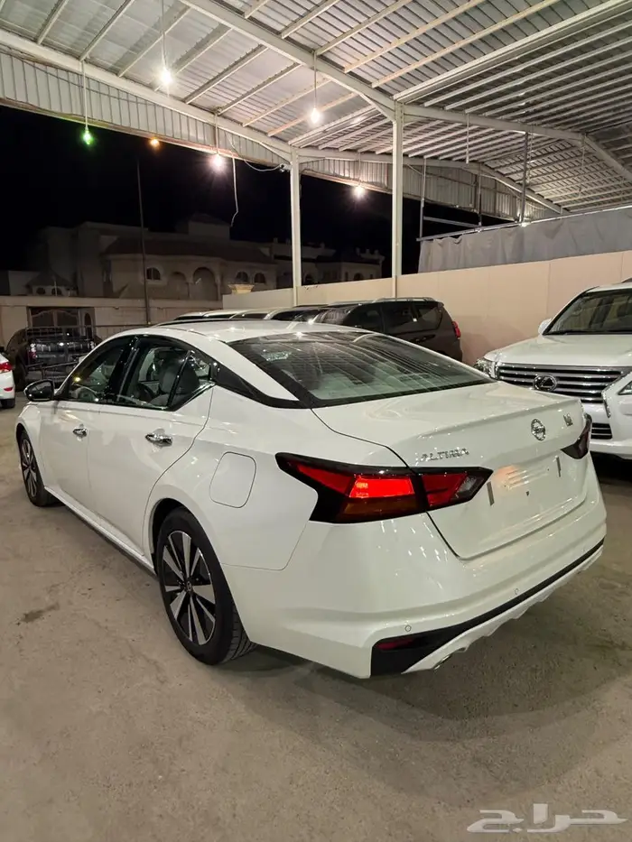 للبيع نيسان التيما موديل 2022 فل كامل 3