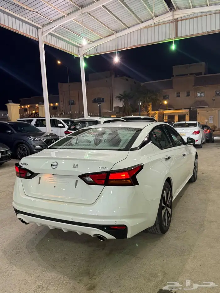 للبيع نيسان التيما موديل 2022 فل كامل 7