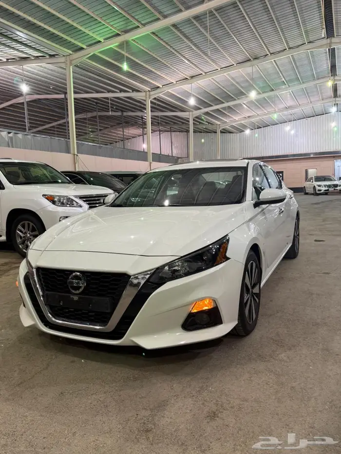 للبيع نيسان التيما موديل 2022 فل كامل 10