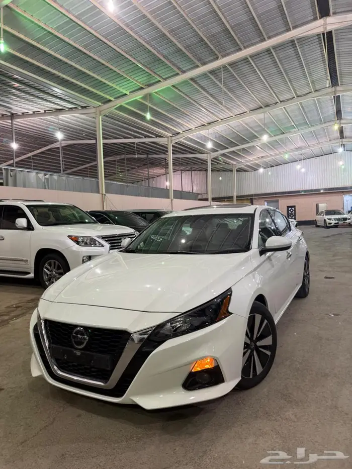 للبيع نيسان التيما موديل 2022 فل كامل 0
