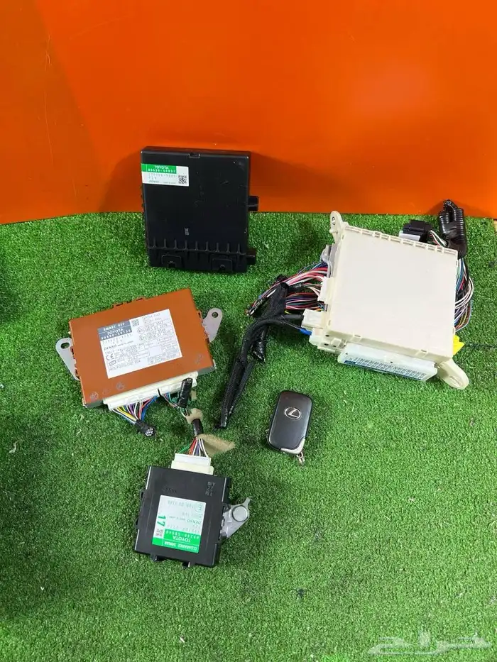 علبة فيوز وكمبيوتر المفتاح LS460 2