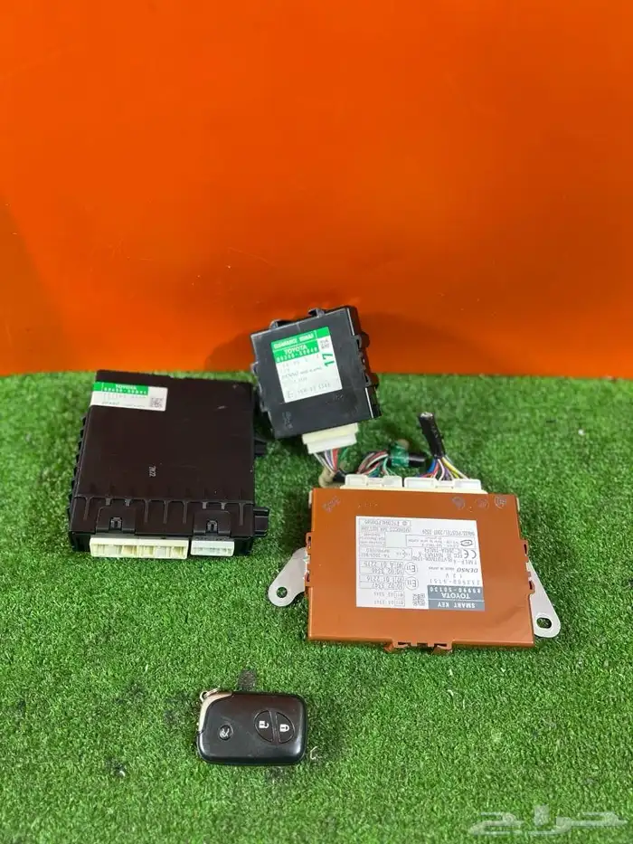 علبة فيوز وكمبيوتر المفتاح LS460 1