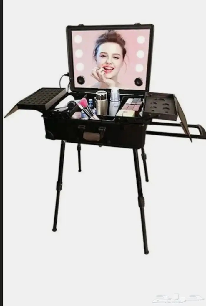 شنطة مكياج ناقصها قدم واحد فقط ب 550 0