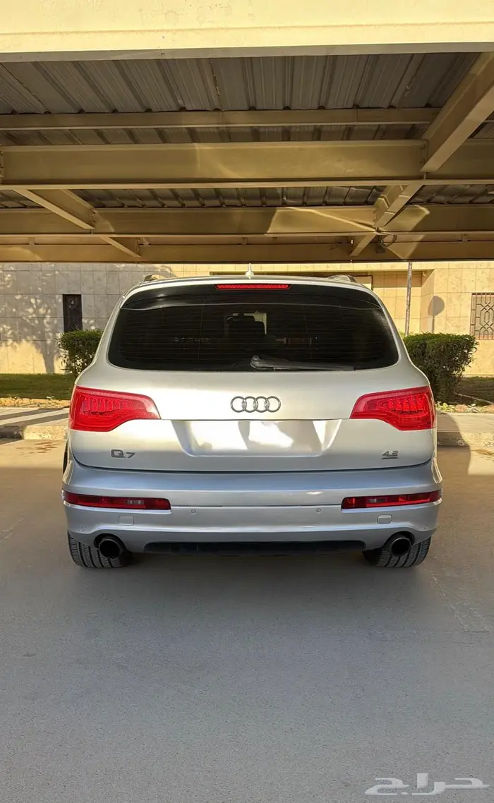اودي Q7 2009 فل ما عدا طاولة الطعام 0