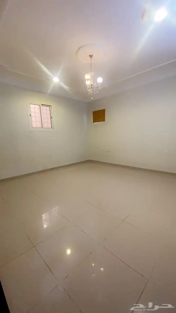 للايجار شقة علوية عوايل شهري 6