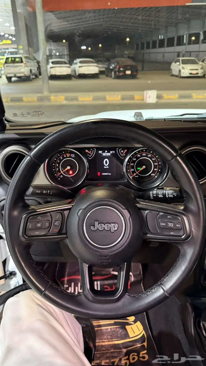 جيب رانجلر سبورت ربع موديل 2021 عداد 132000 9