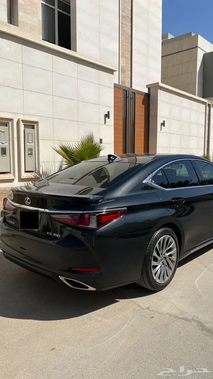 لكزس فل كامل لون اسود نادر CC350 سعودي 2