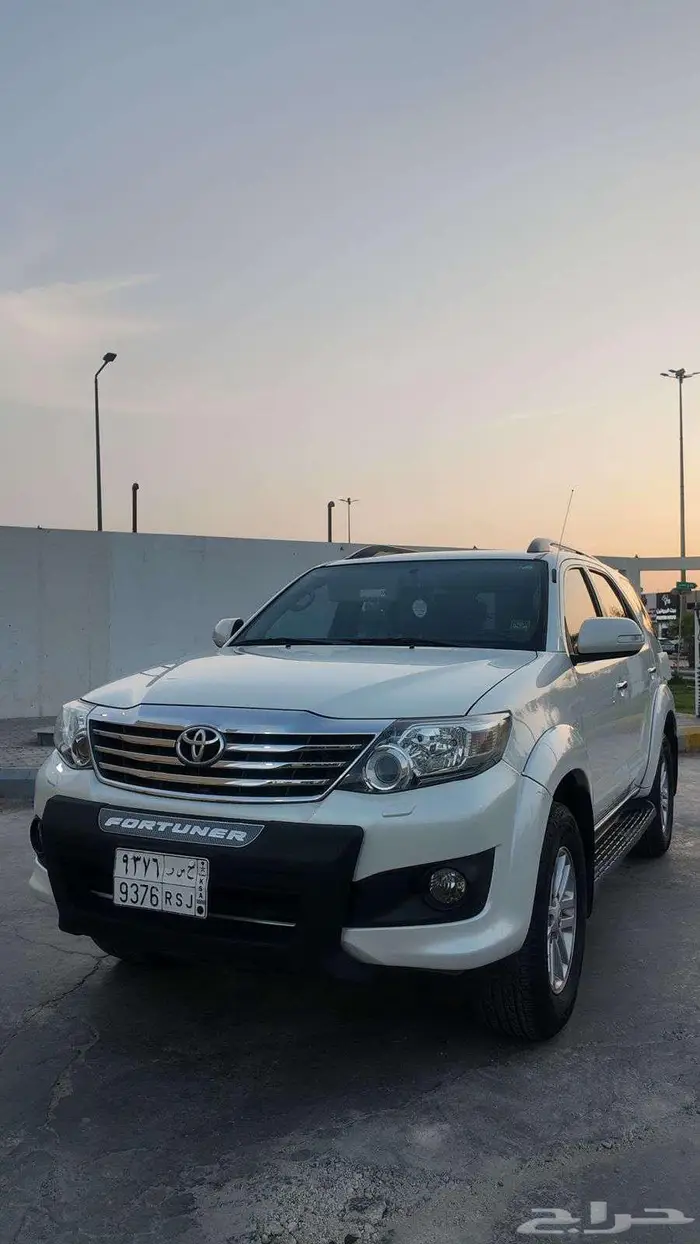 تايوتا فورتشنر 2014 ابيض 6 سلندر دبل 0