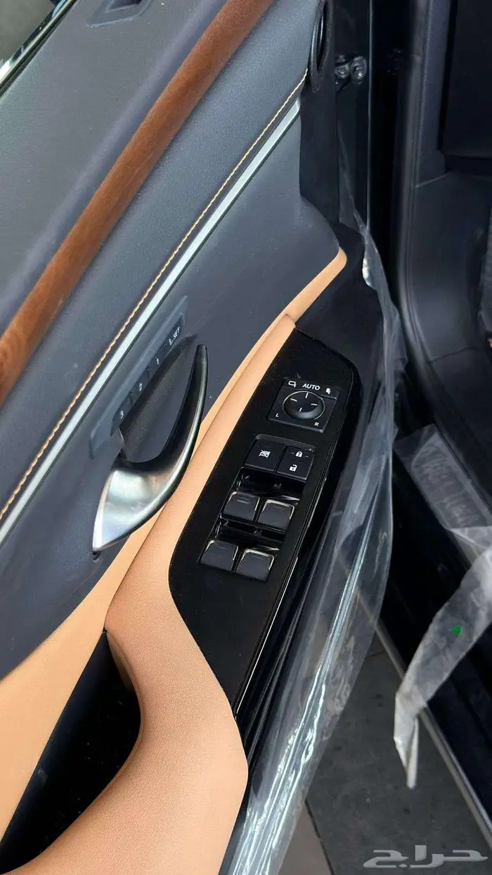 لكزس اي اس 350 2025 3