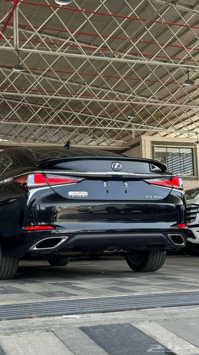 لكزس اي اس 350 2025 6