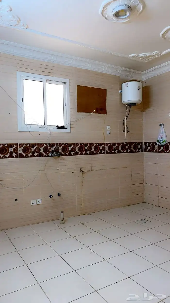 للايجار شقة علوية عوايل شهري 9