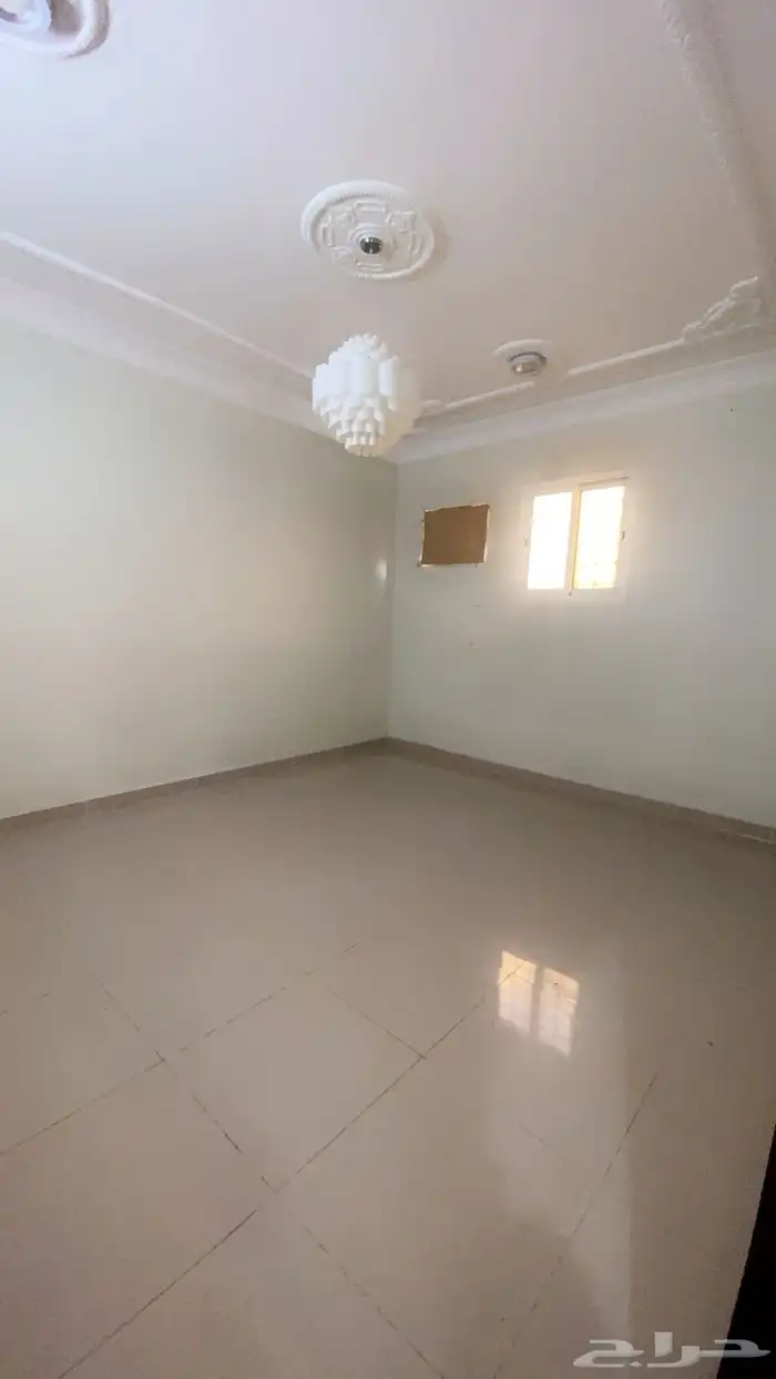 للايجار شقة علوية عوايل شهري 5