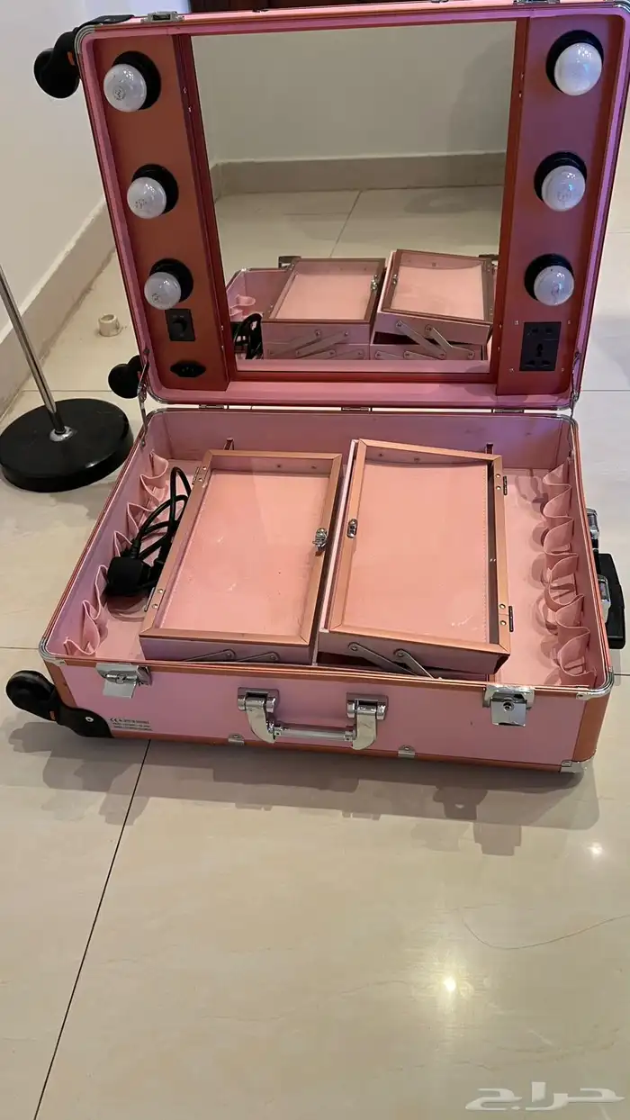 شنطة مكياج 2