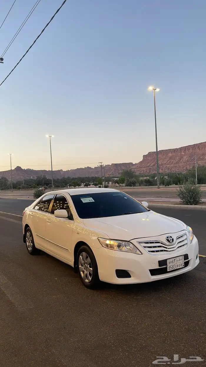 لبيع كامري 2011 او بدل بهايلوكس 4