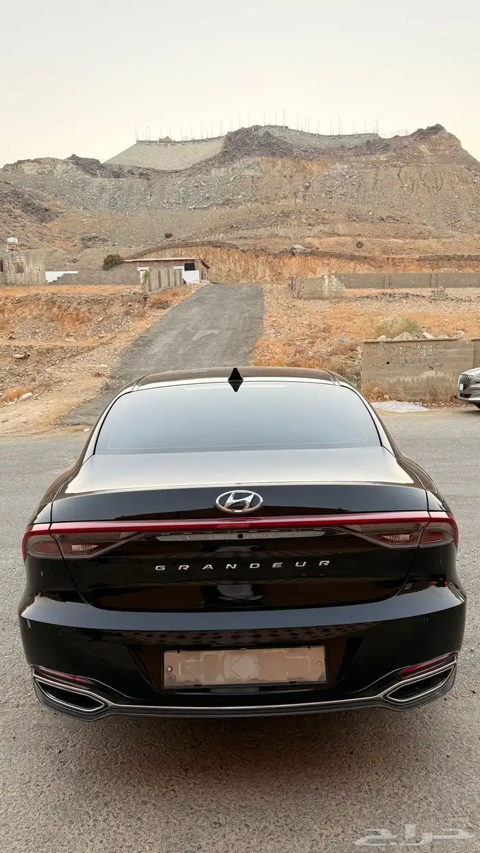 هونداي ازيرا 2023 ( بنزين) بحالة الوكالة 3