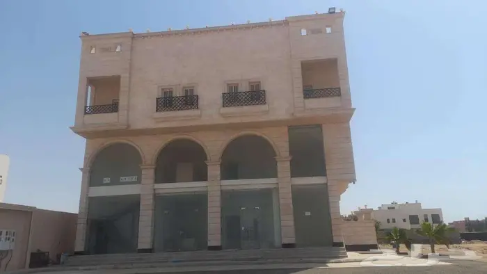 للايجار محلين. الاول  في الزاوية بايكتين شمالية غربية 0