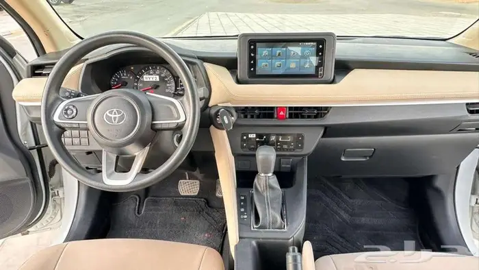 تويوتا يارس 2023 استاندر 7