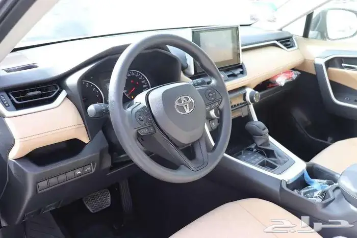 تويوتا راف فورXLE فتحة سقف 2025 بالكاش والاقساط لجميع البنوك 14