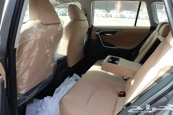 تويوتا راف فورXLE فتحة سقف 2025 بالكاش والاقساط لجميع البنوك 16