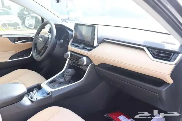 تويوتا راف فورXLE فتحة سقف 2025 بالكاش والاقساط لجميع البنوك 27